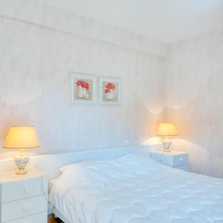 Bright Seaview For 6 *