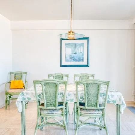 Bright Seaview For 6 ミデルケルケ